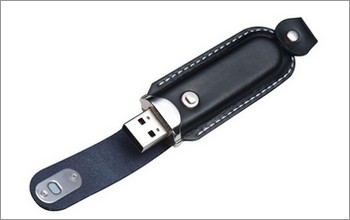 Pendrive w skórzanej obudowie 8GB, kolor czarny 